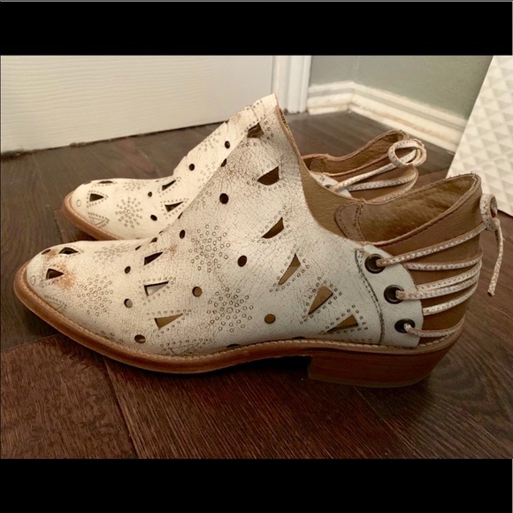 Muse and cloud crescent valley booties - Picture 5 of 6